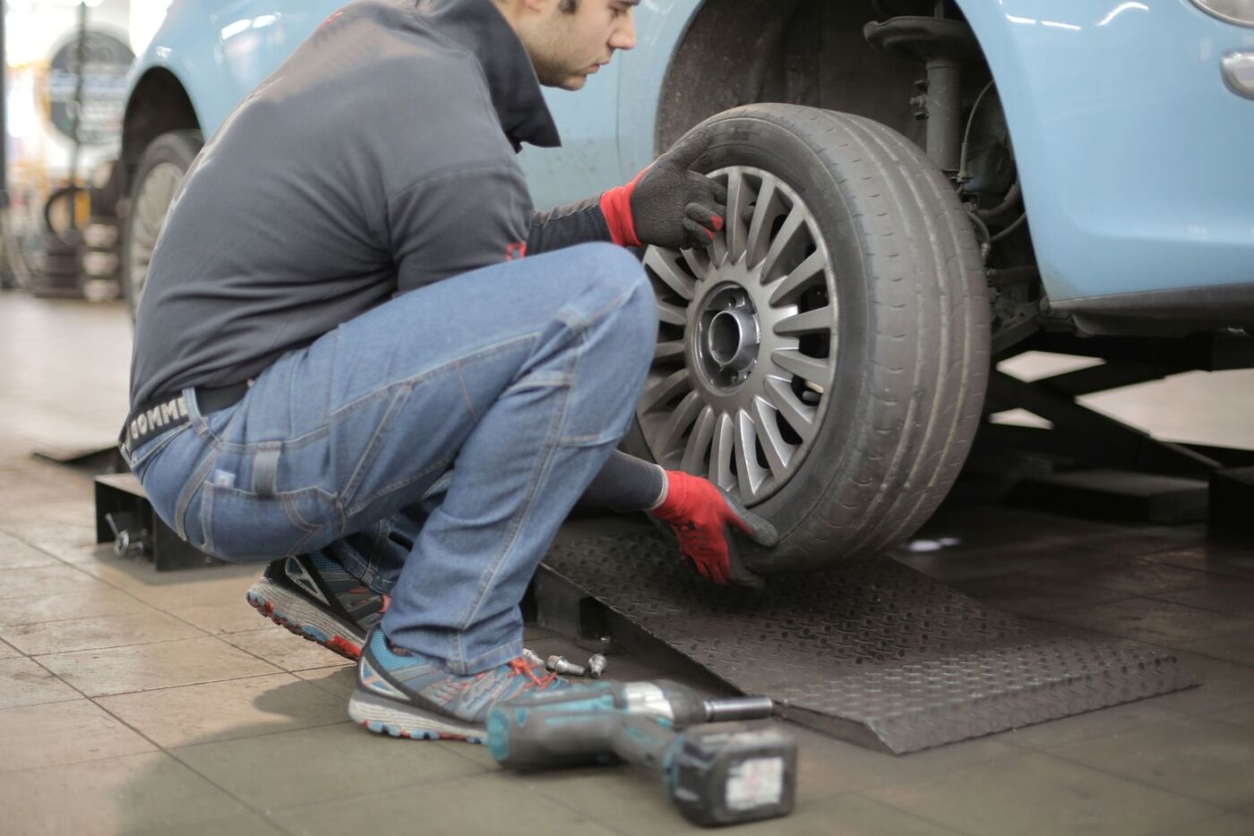 Tyre fitting